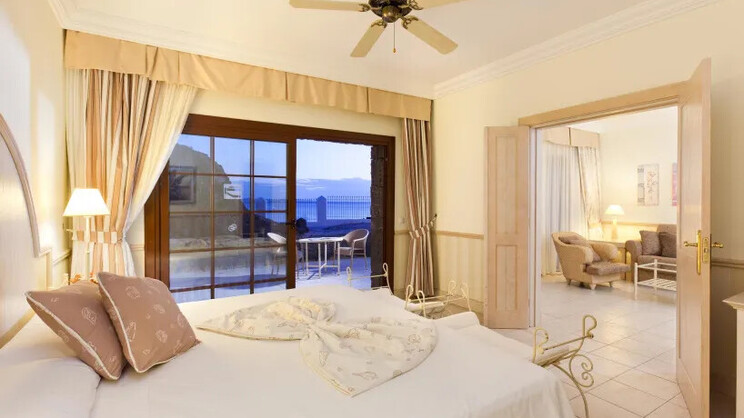 Senior Suite – Ocean View